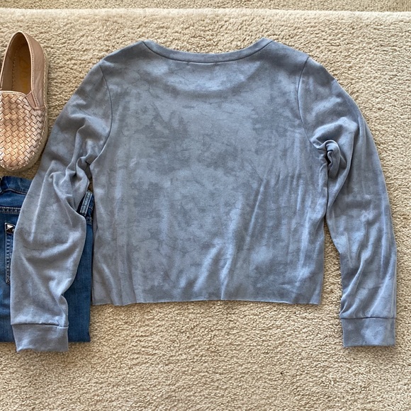 Grey ‘FEMINIST’ Cropped, Long Sleeve Top - Picture 5 of 7